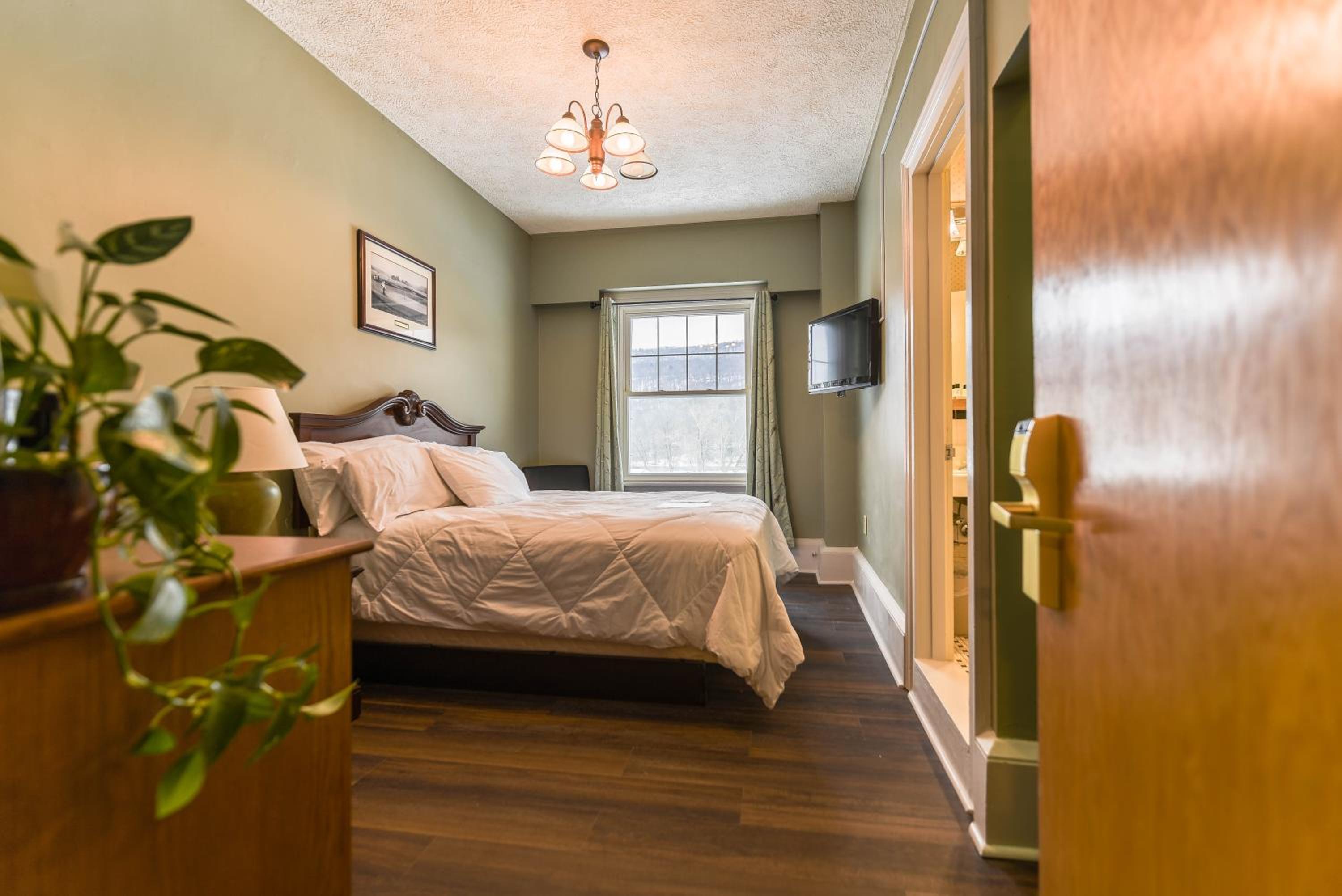 غرفة بسرير كينج بإطلالة على النهر، The Shawnee Inn And Golf Resort 8/10