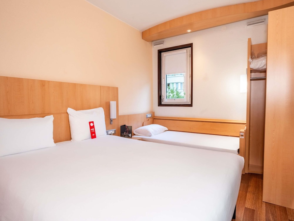 Ibis Paris Pont De Suresnes 14/58