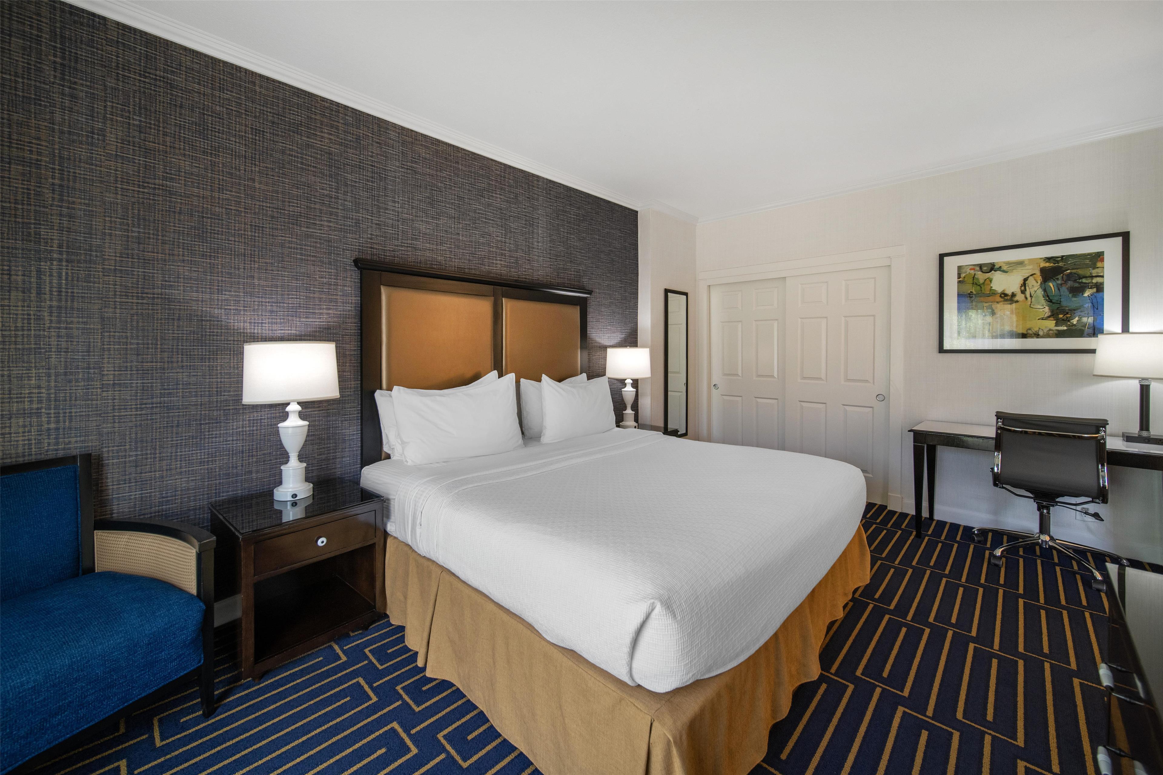 جناح بسرير كينج، Best Western Plus Palm Court Hotel 3/6