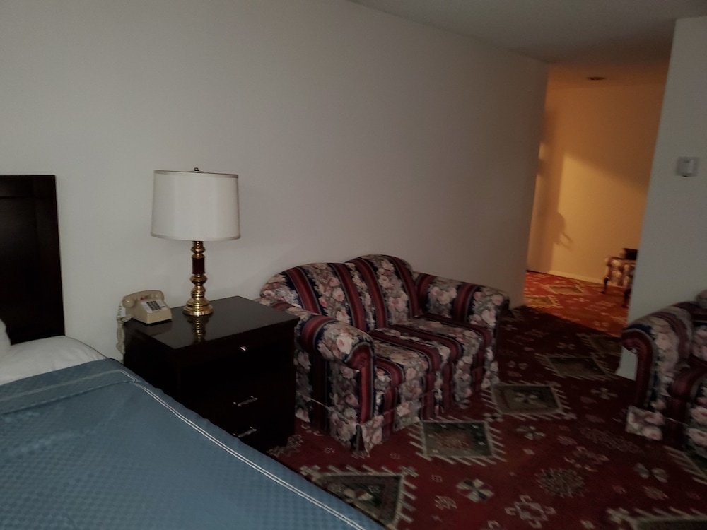 Travelodge By Wyndham Laramie 16/24