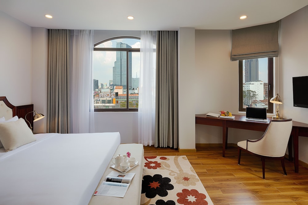 Happy Life Grand Hotel and Sky Bar 56/74