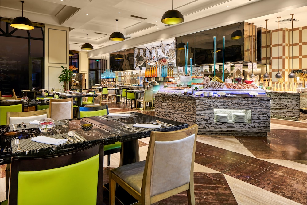 CROWNE PLAZA ZHENGZHOU 64/80