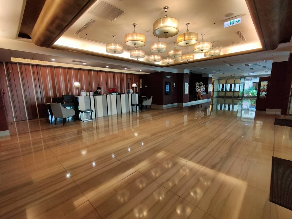 Urban Hotel 33 56/69