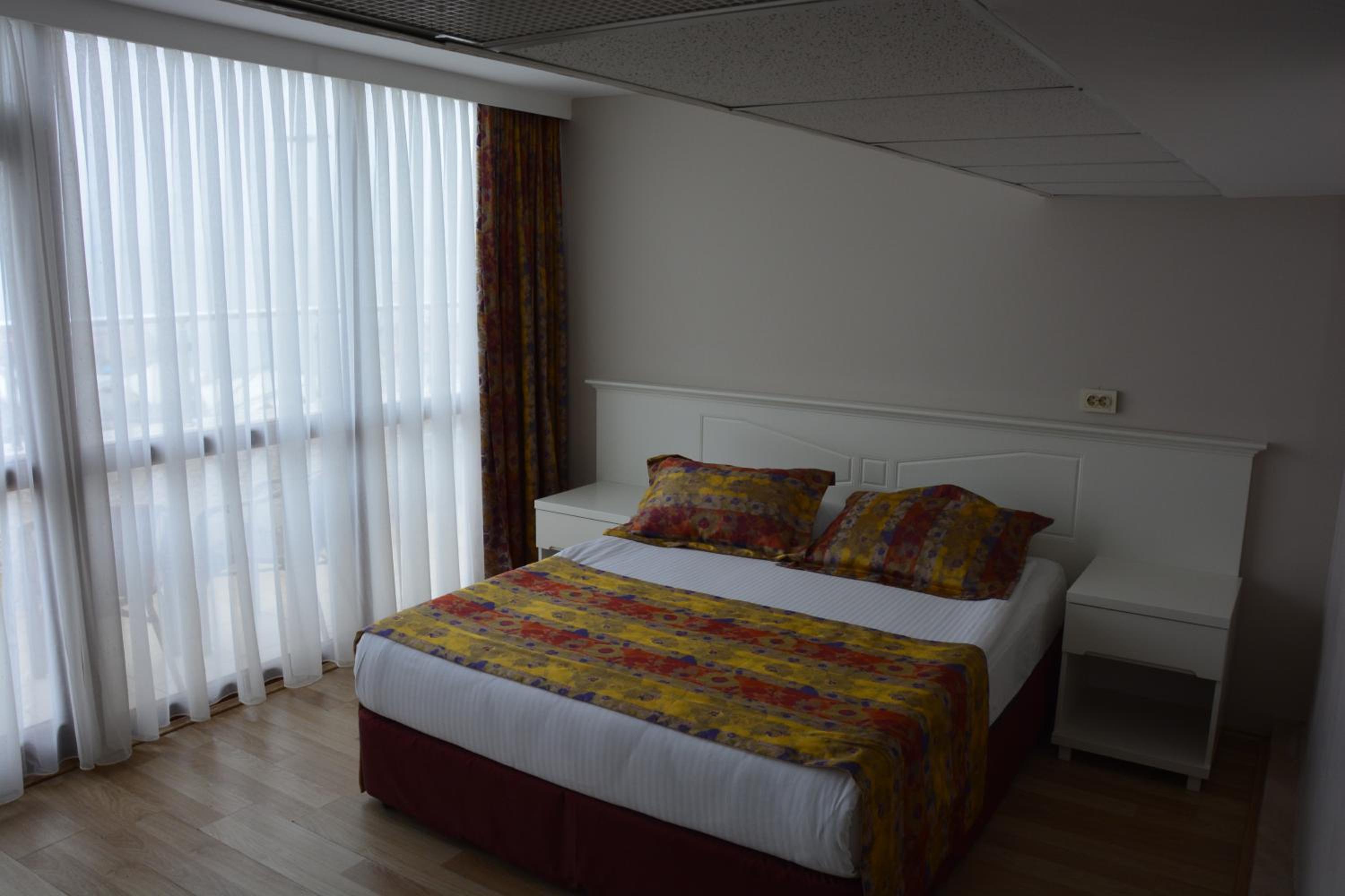 Grand Karot Hotel 14/56