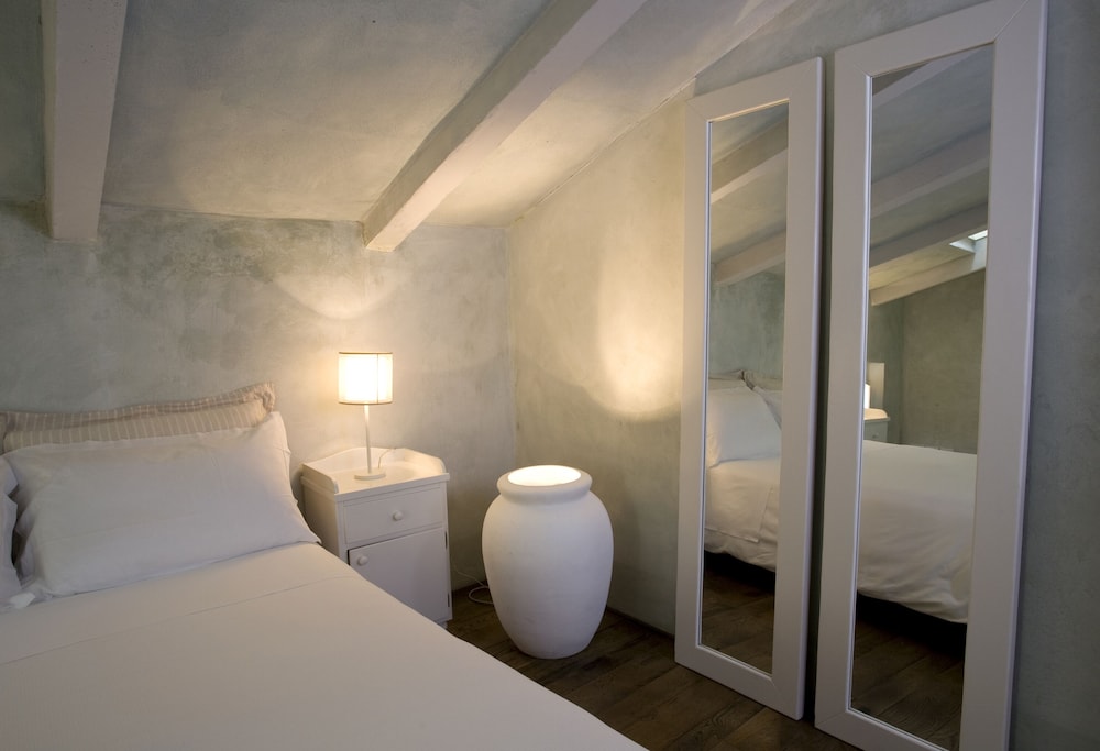 Villa Cassia di Baccano 48/50