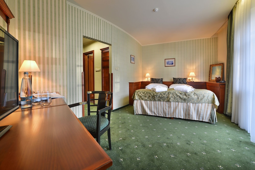 FAMILY SUITE