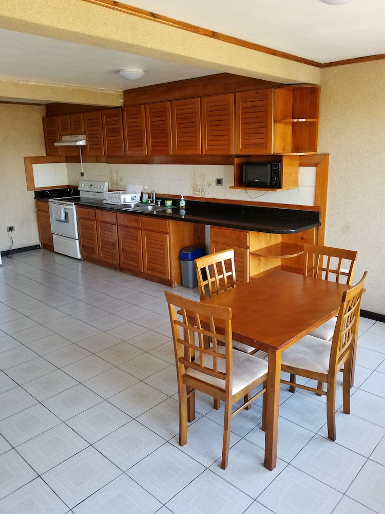 Hostel Monte Campana Escazu 37/50