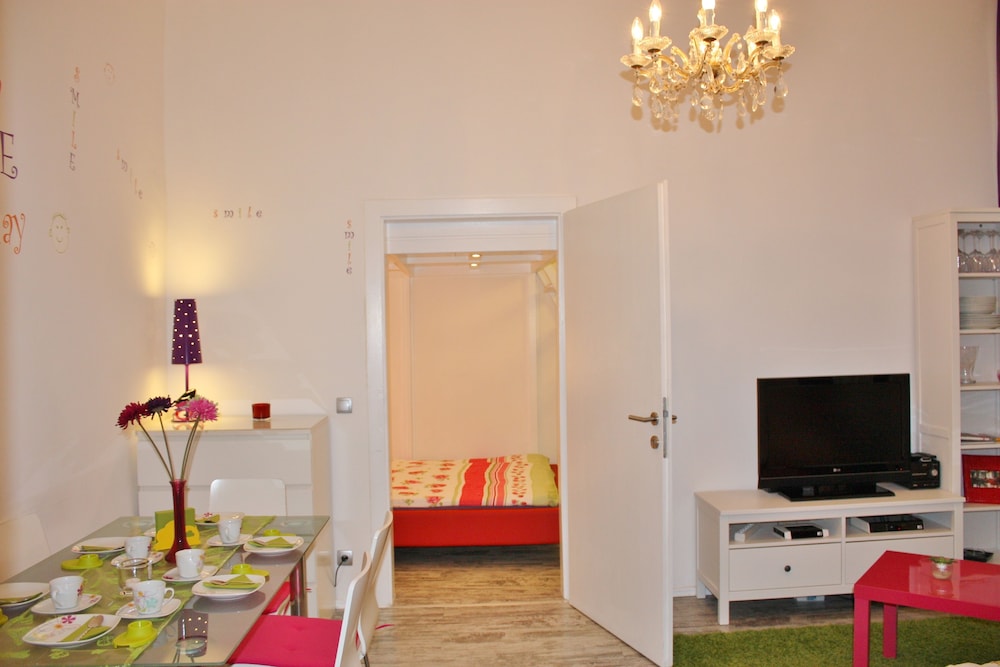 GoVienna Belvedere Apartment 12/19