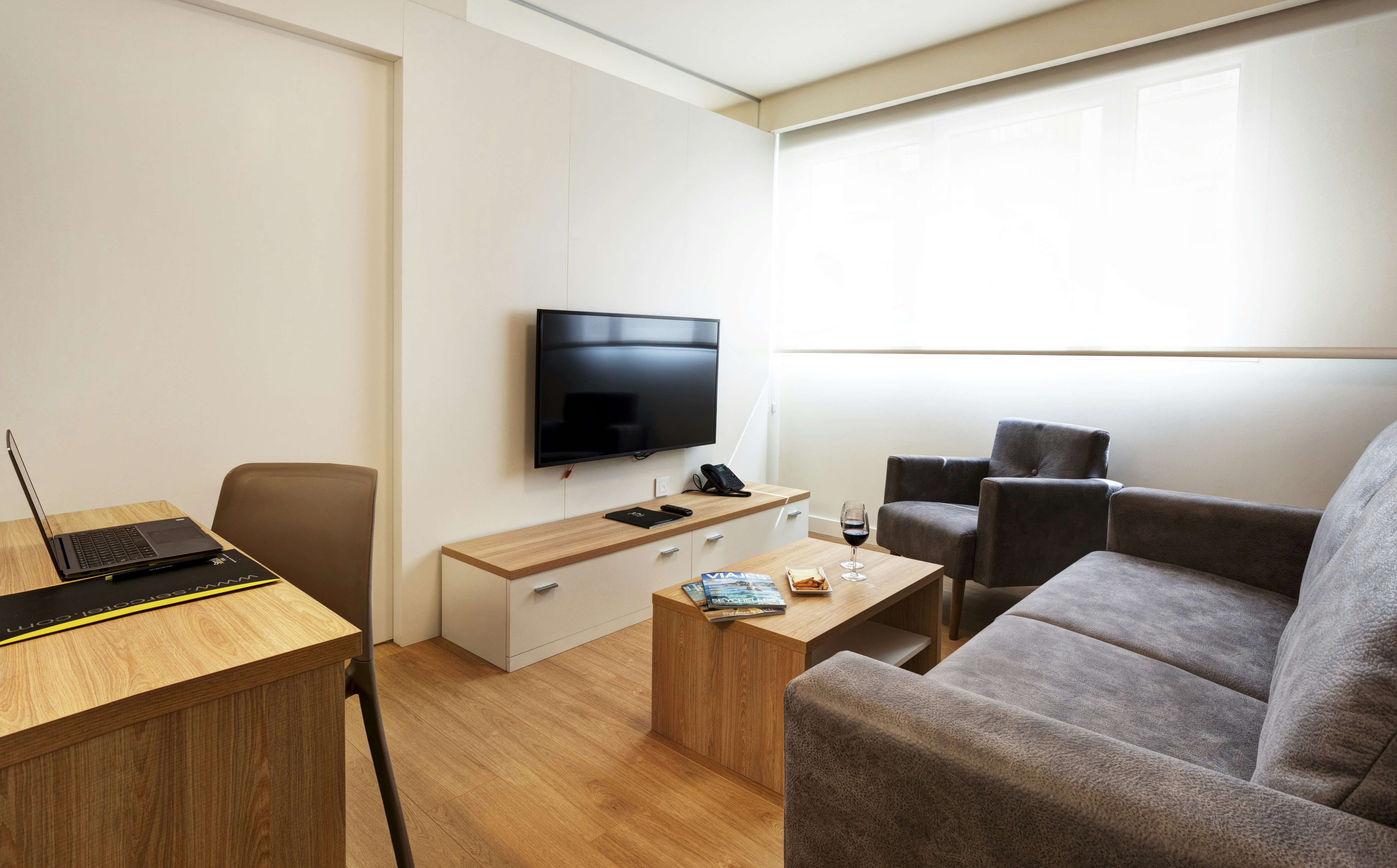Sercotel Logrono Suites 7/9