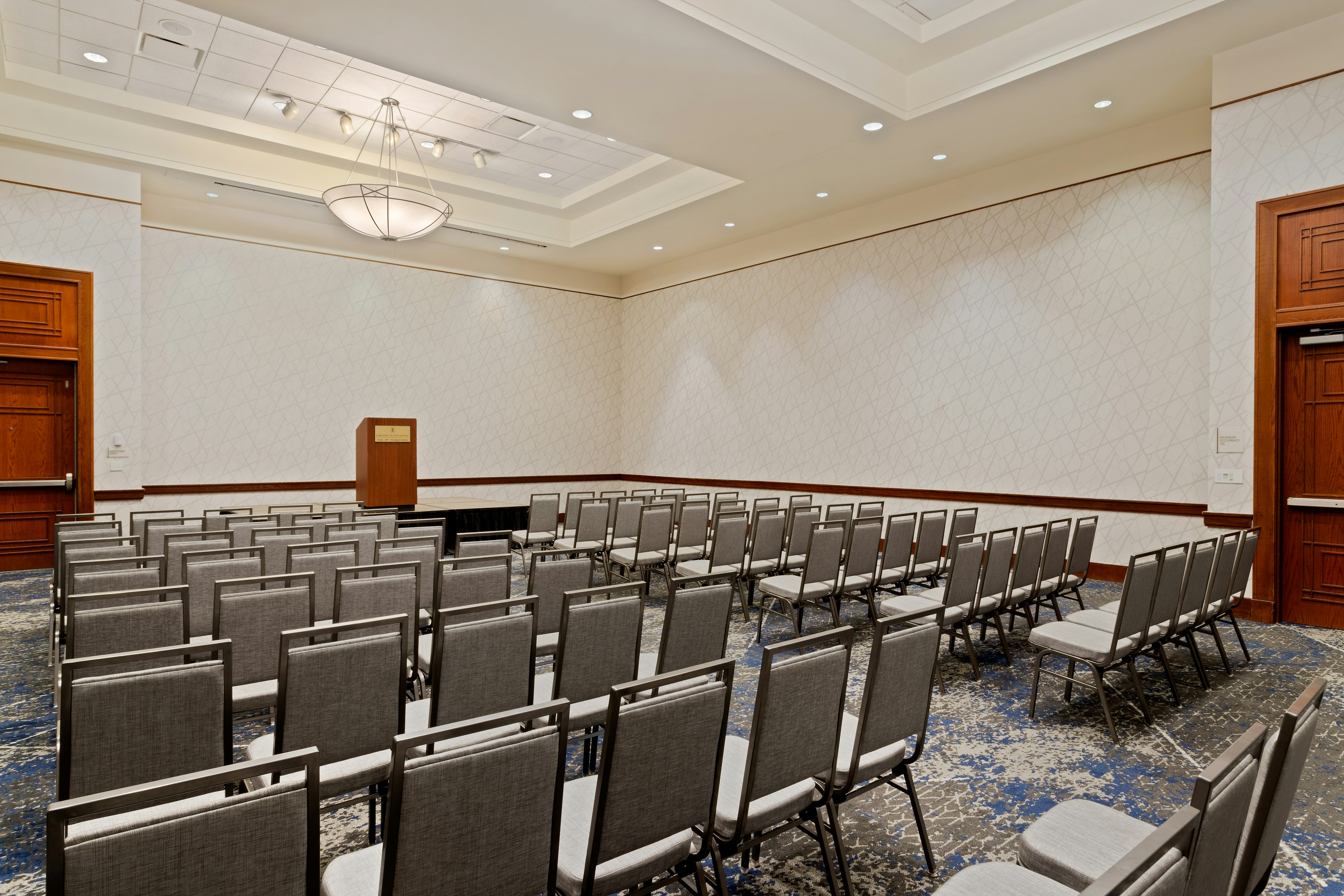 Embassy Suites By Hilton Tampa Usf Near Busch Gardens 13/23