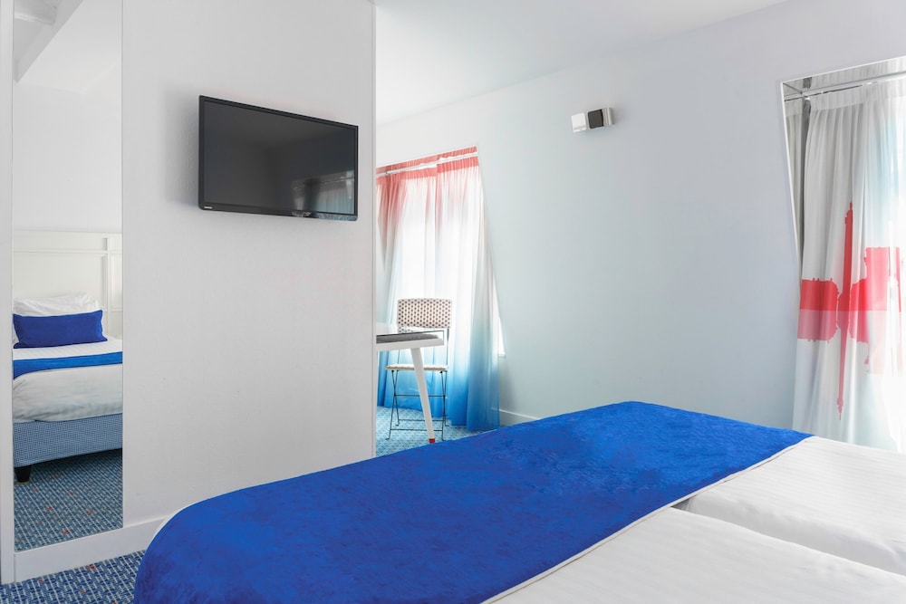 Hotel 34B Astotel (ex-Bergere Opera) 43/74