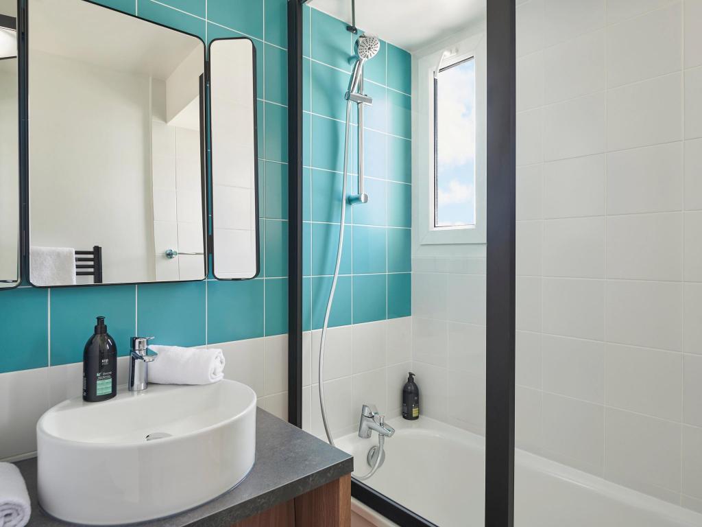 2 Bedrooms, Apartment, Twin Beds, Sofa, Balcony, Adagio Paris Porte De Versailles 7/9