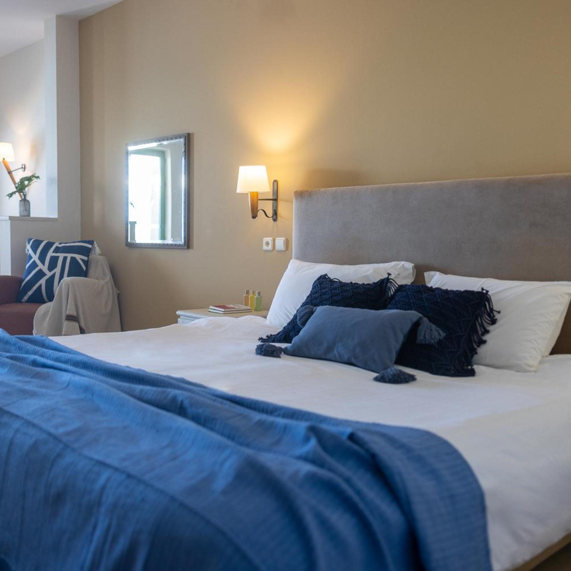 Junior Suite, Sea Front, Shared Pool، GRAND BAY BEACH RESORT KOLYMBARI 2/6
