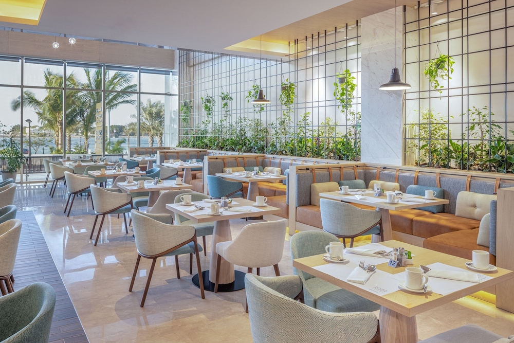 فور بوينتس شيراتون كورنيش جدة(Four Points by Sheraton Jeddah Corniche) 34/50