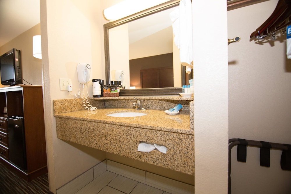 Best Western Port Columbus 19/45