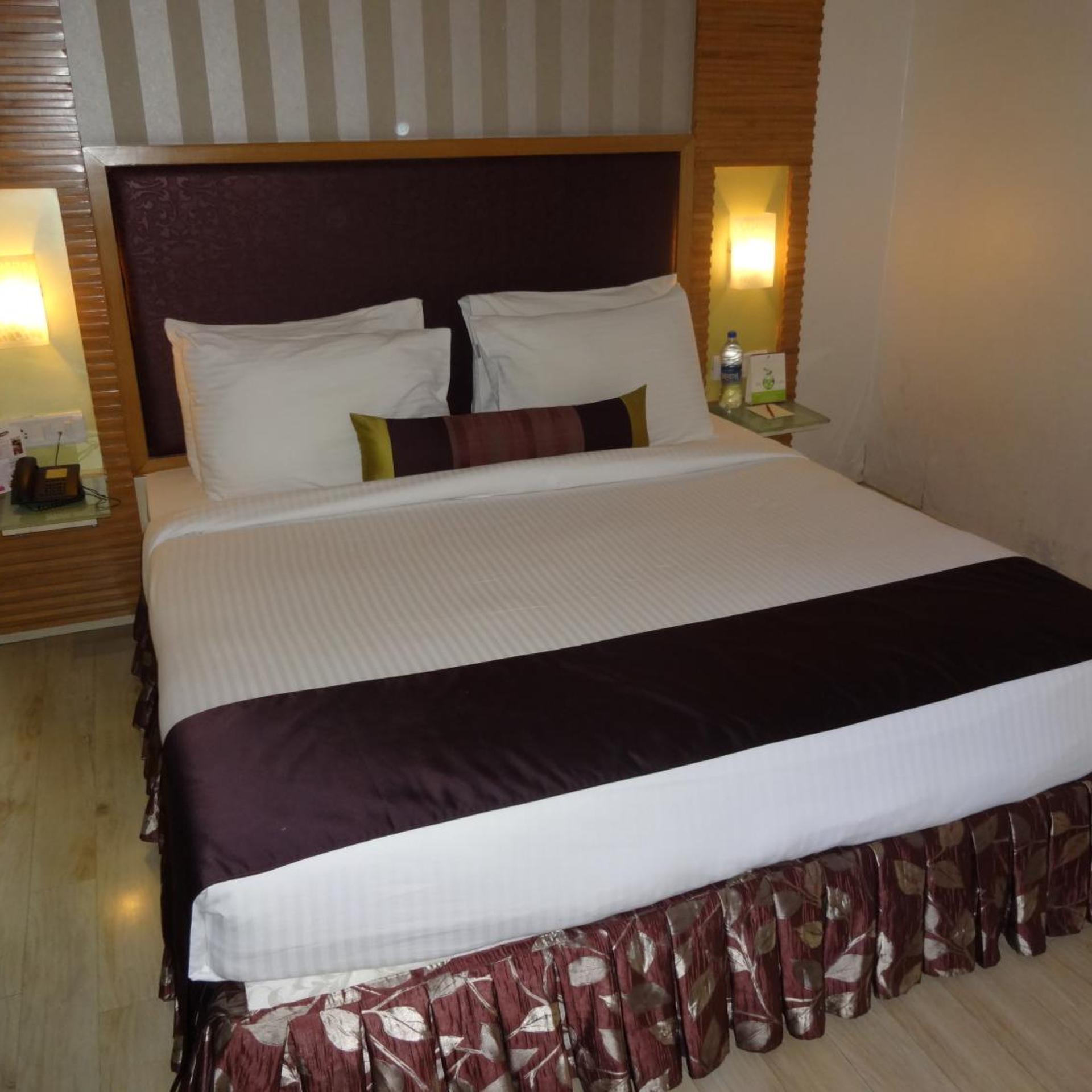 Oyo Premium Karkhana Secunderabad 11/63