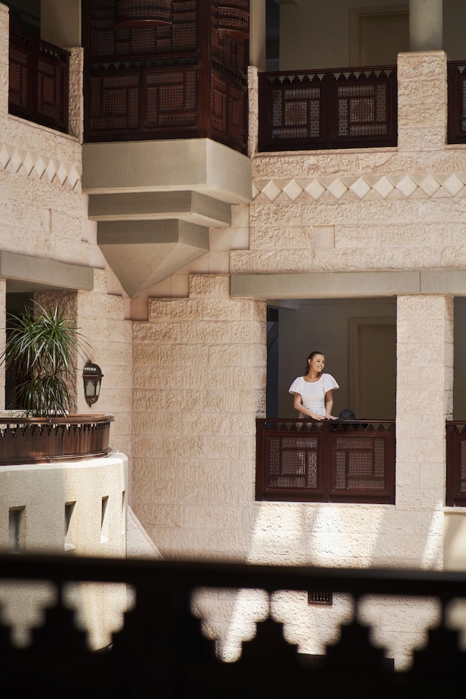 Grand Mercure Petra 10/91