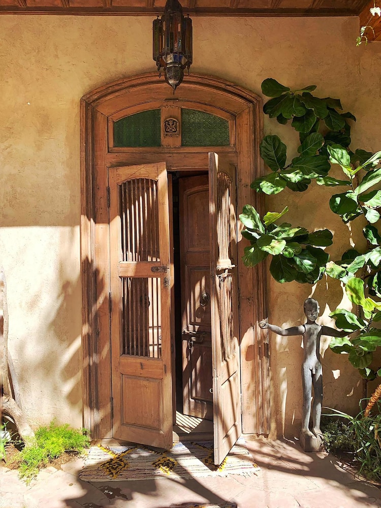 Riad Kbour & Chou 6/50