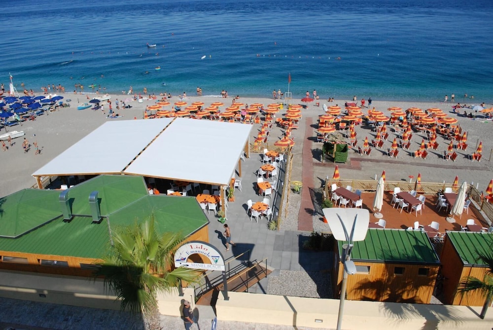 Maniel Beach Hotel 27/43