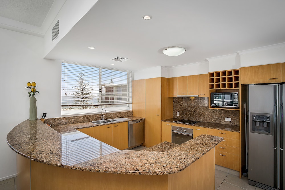 Kirra Beach Apartments 13/78