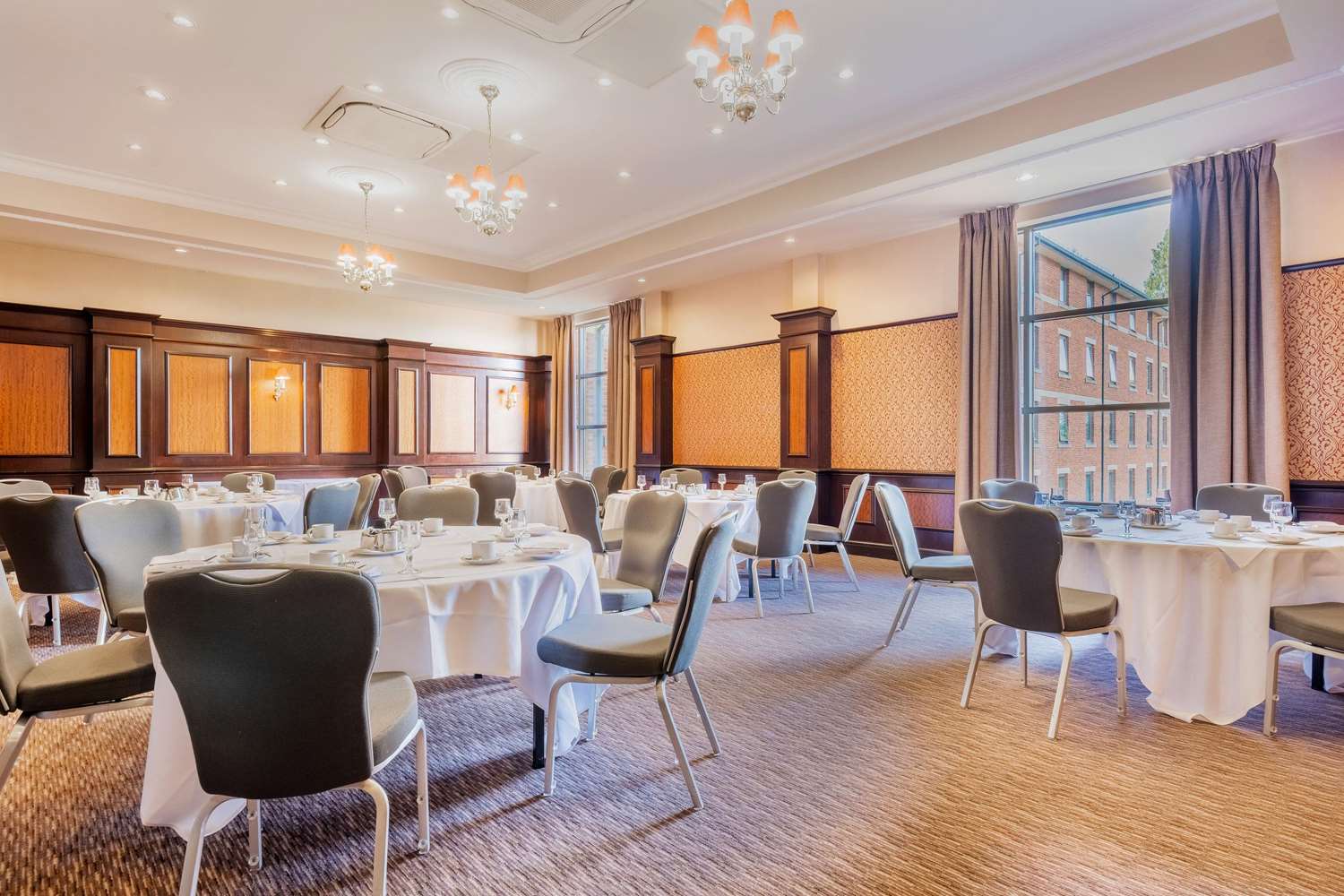 Cedar Court Hotel Bradford 12/16