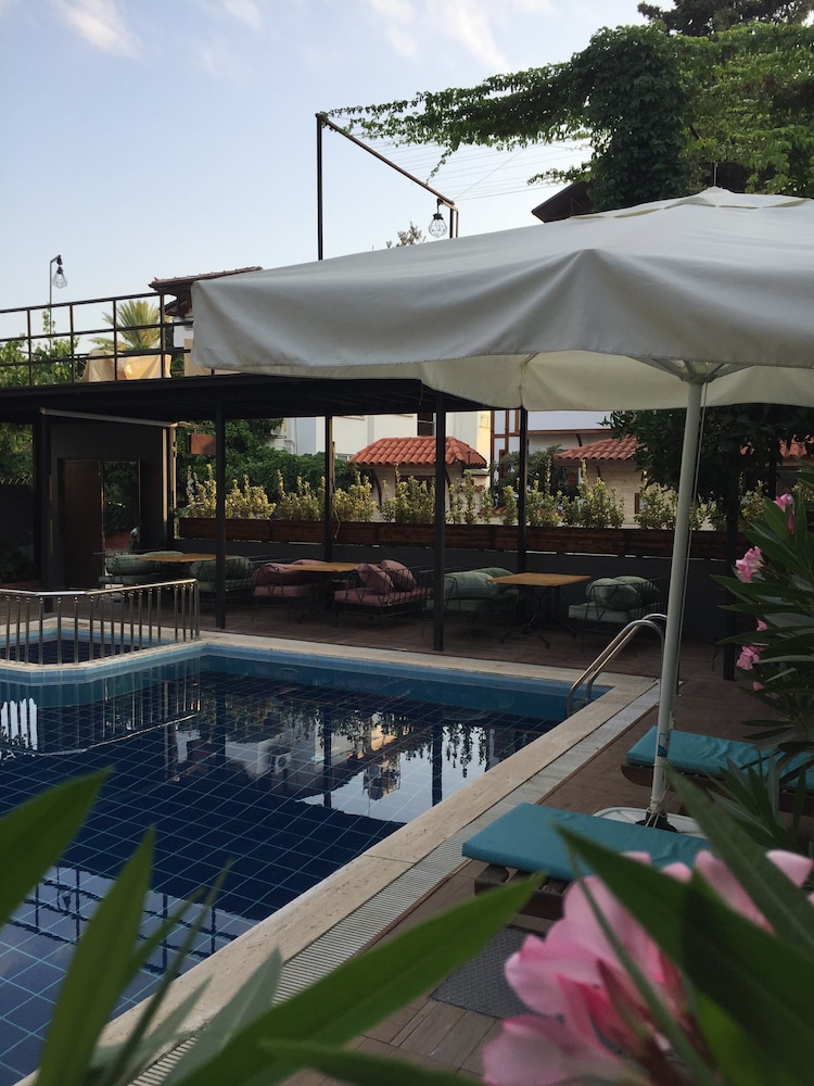 Derin Luxury Hotel 5/19