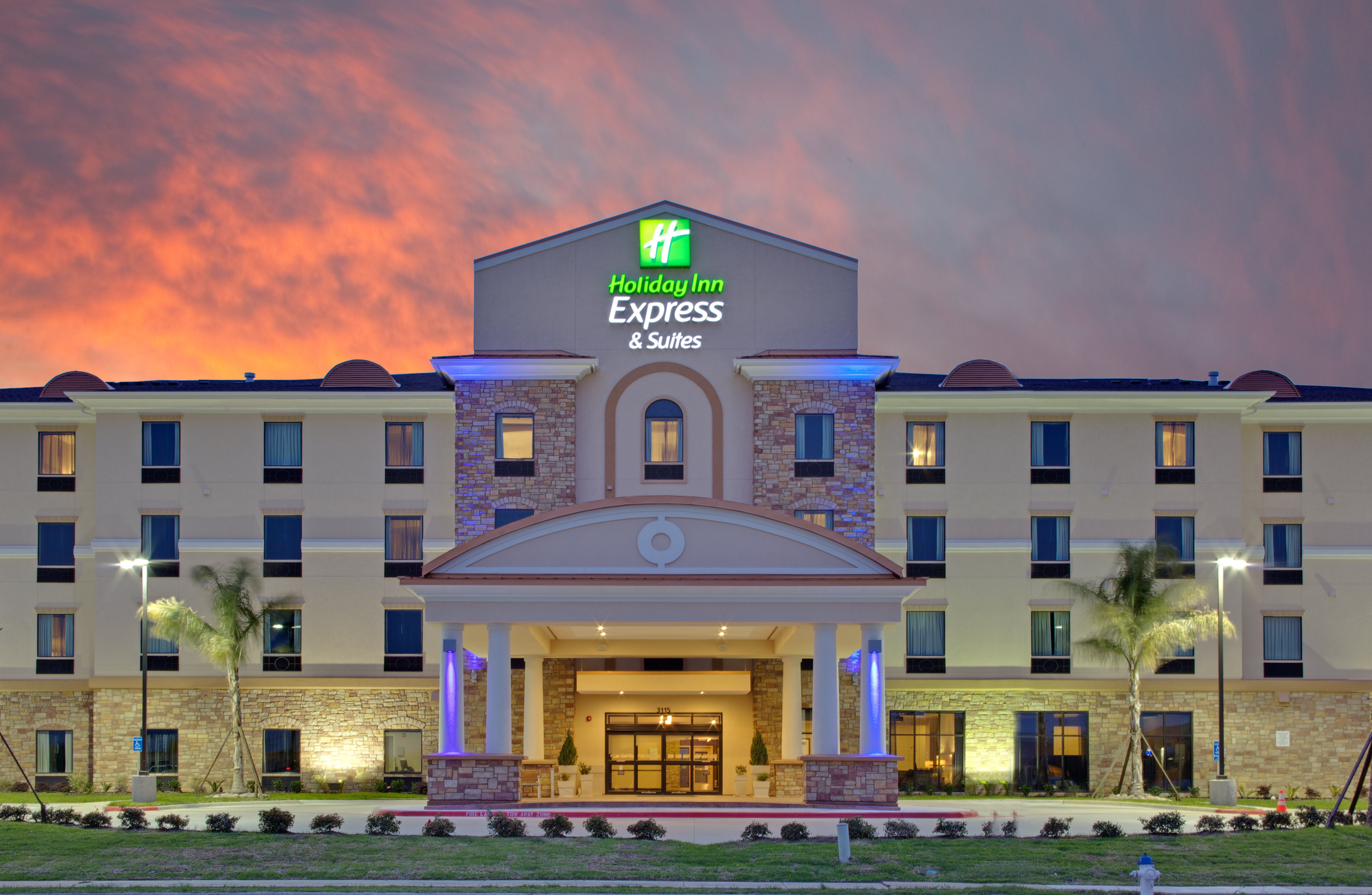 Holiday Inn Express & Suites Port Arthur Central-Mall Area 2/52