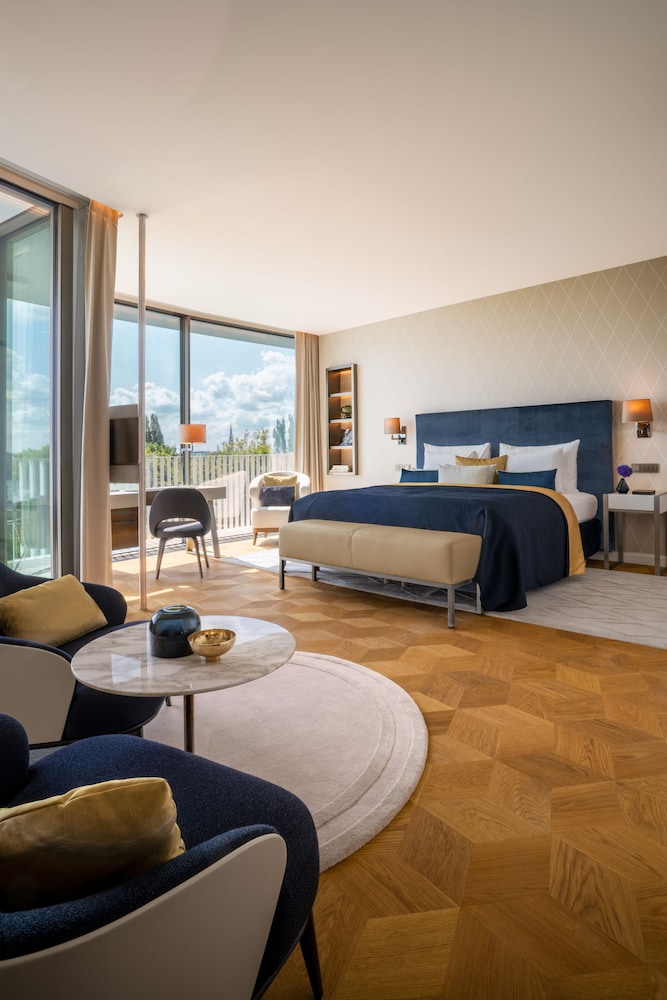 The Fontenay 28/85