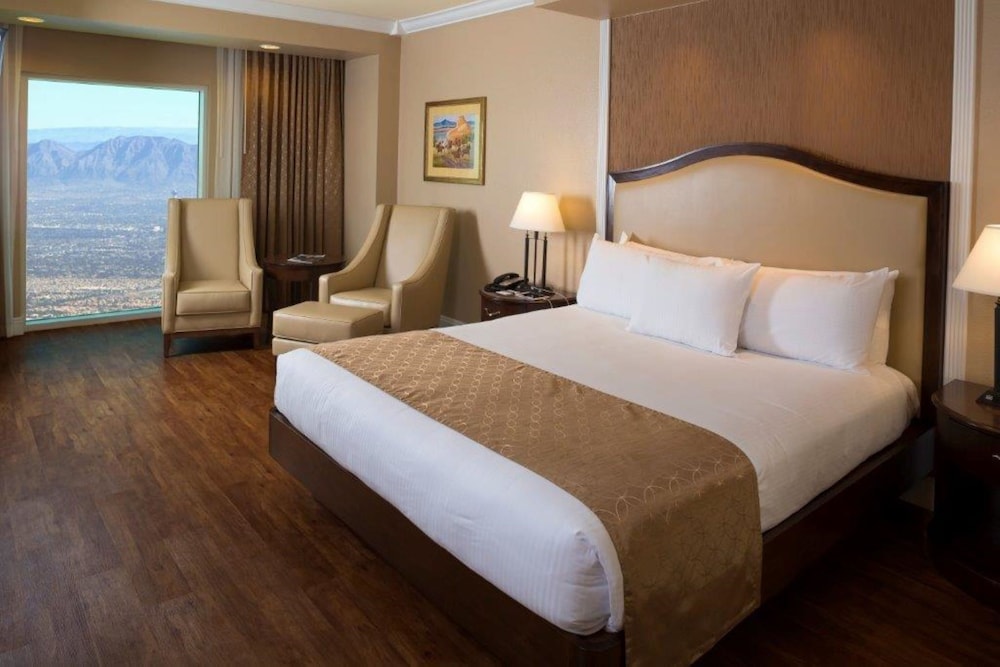 PREMIUM, KING BED