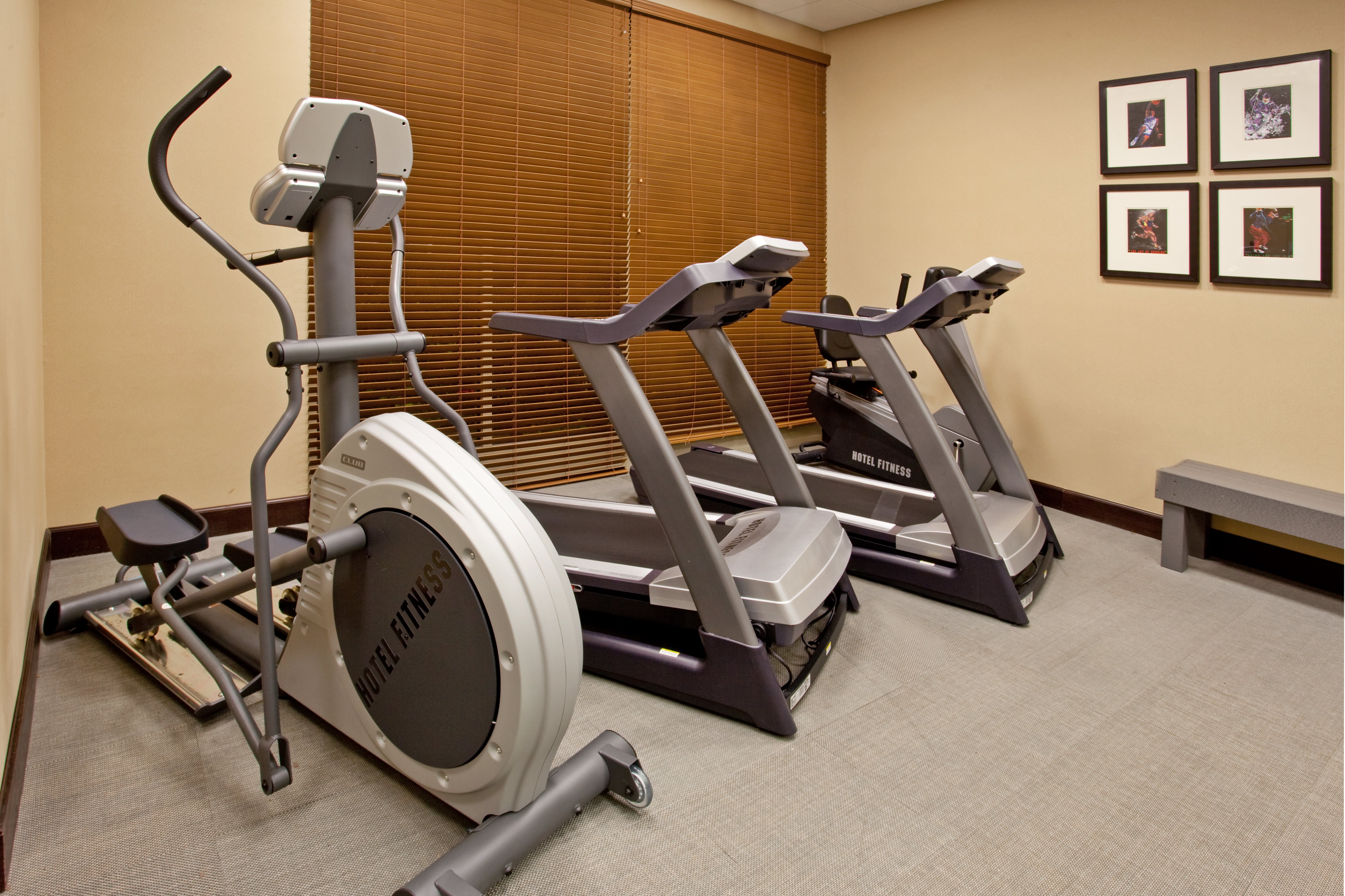 Holiday Inn & Suites Phoenix Airport 44/79