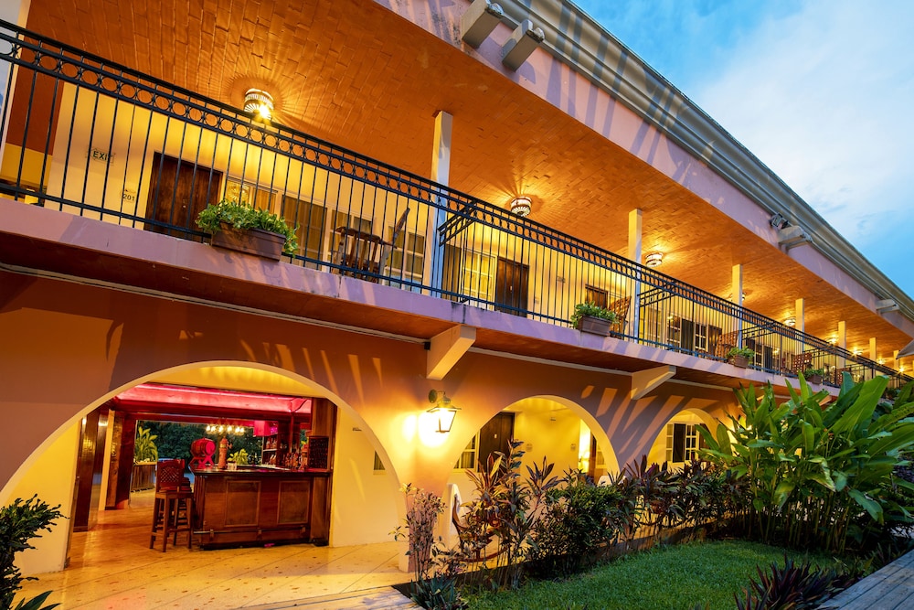 Chichen Itza Hotel 1/28