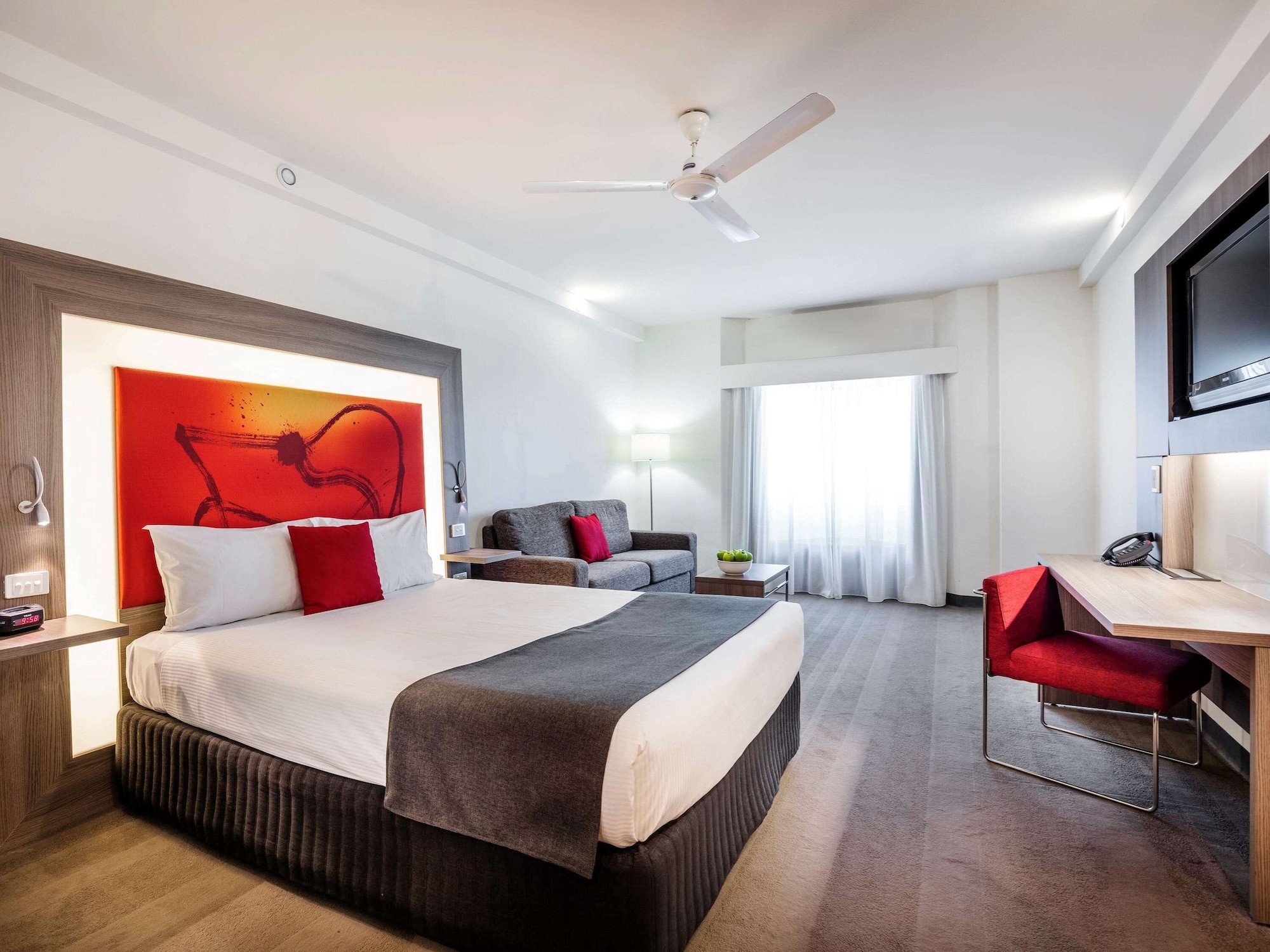 SUPERIOR, QUEEN BED, HARBOUR VIEW