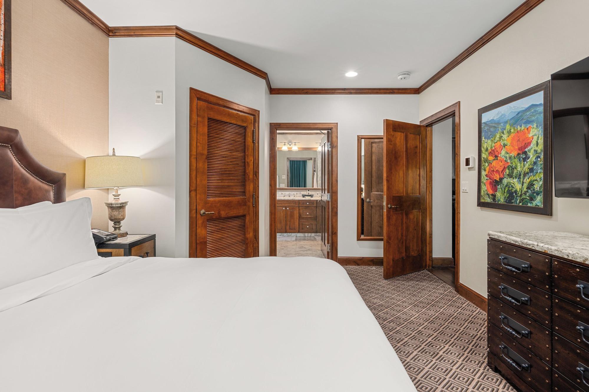 3 Bedrooms, Luxury, Apartment, Courtyard Area، Ritz-Carlton Club, Aspen Highlands by Frias 3/5