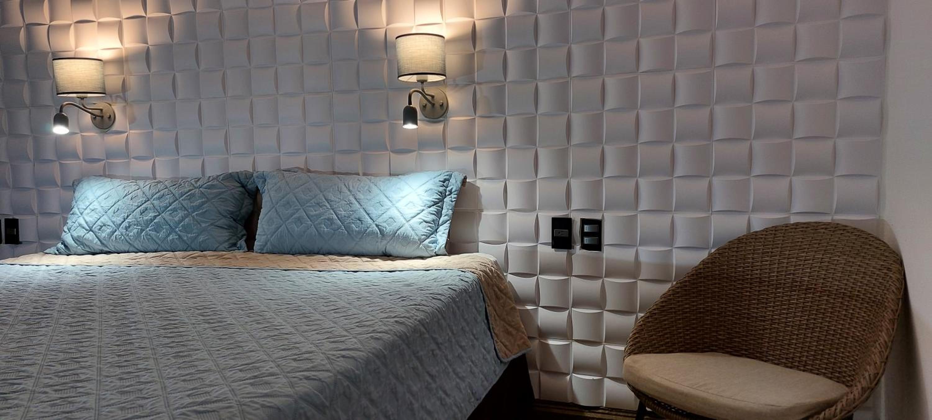 Room, King Bed 7/9