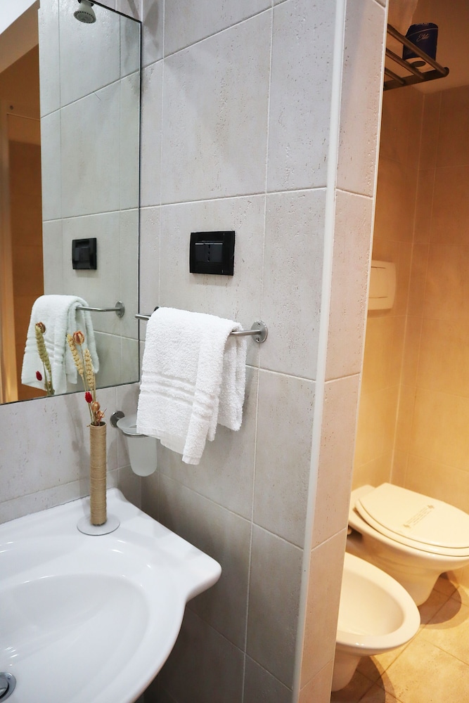 Gardenia Hotel 48/50