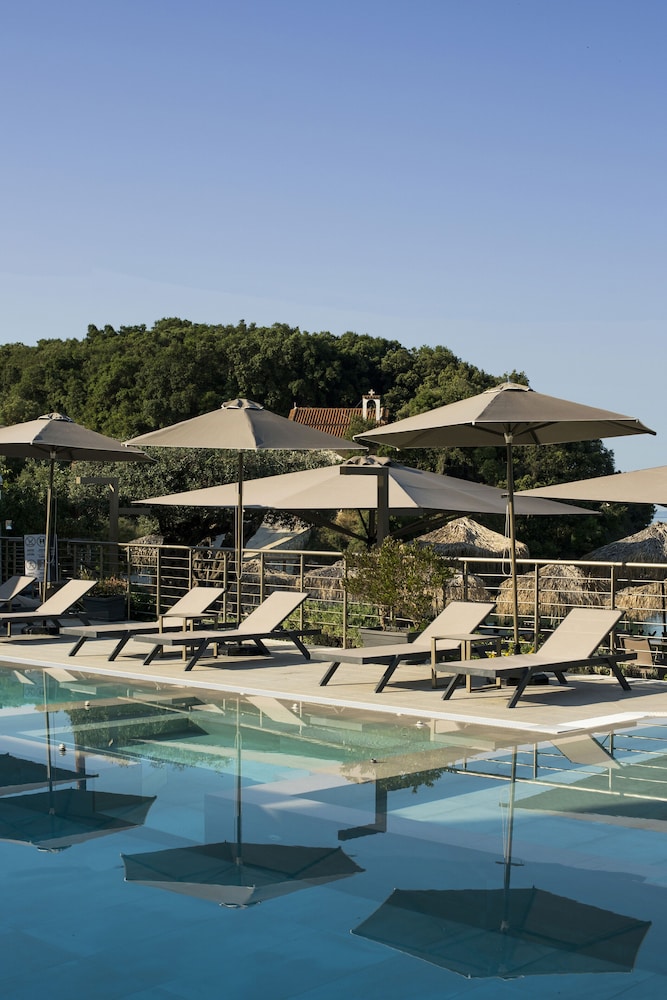 Prima Vista Beachfront Boutique Hotel 28/60
