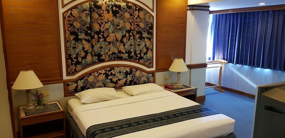 Phuphaya Hotel 7/18