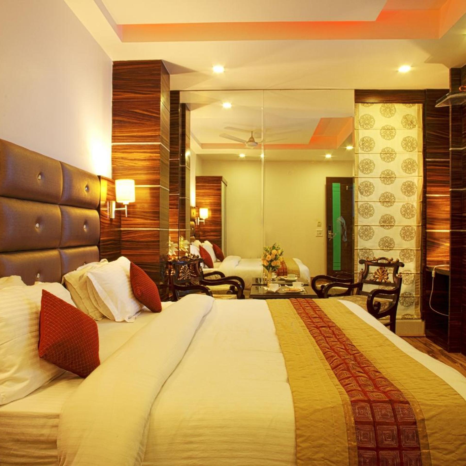 Hotel Delhi 55 18/30