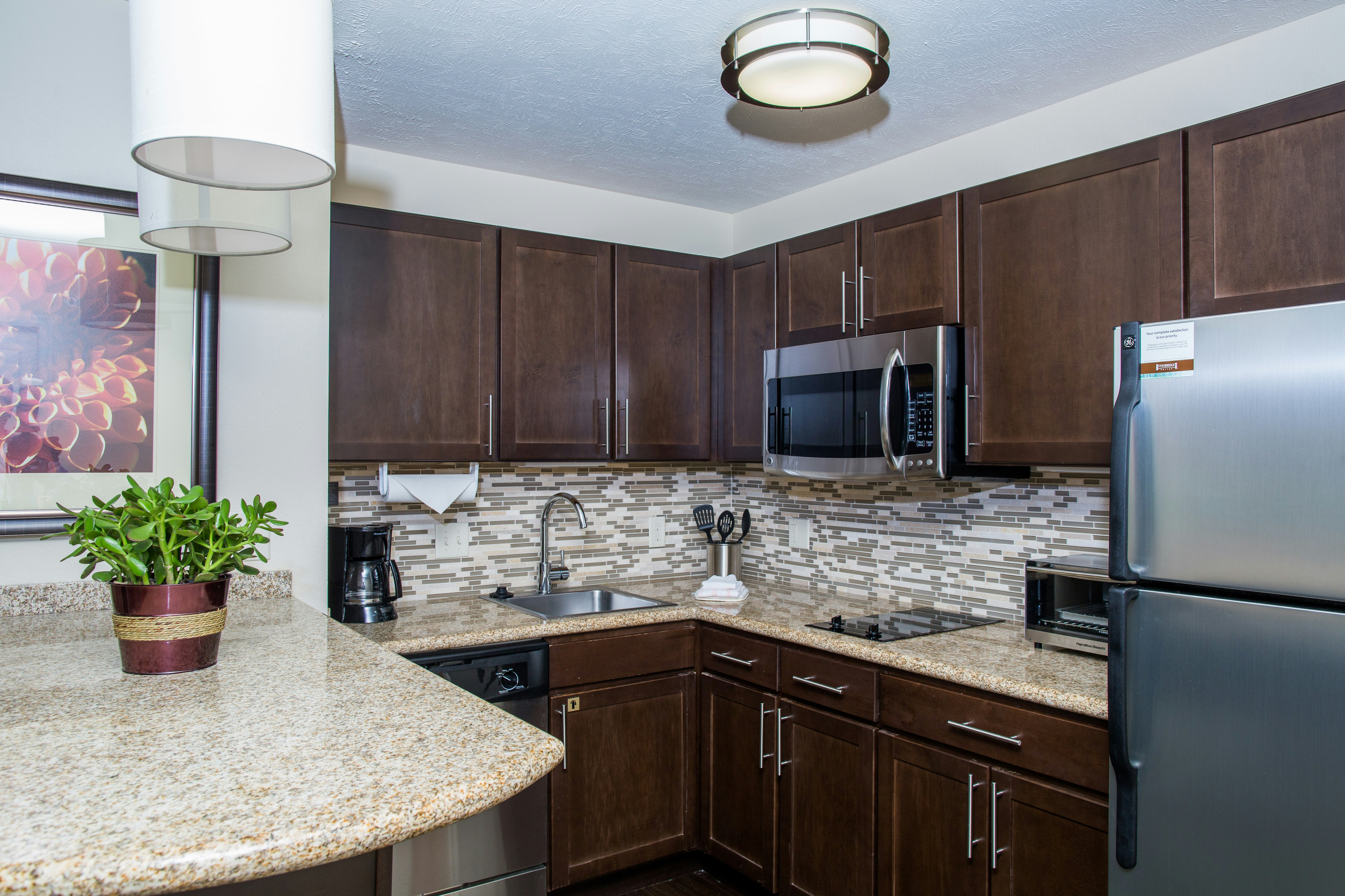 STAYBRIDGE SUITES LINCOLN NORTHEAST 8/59