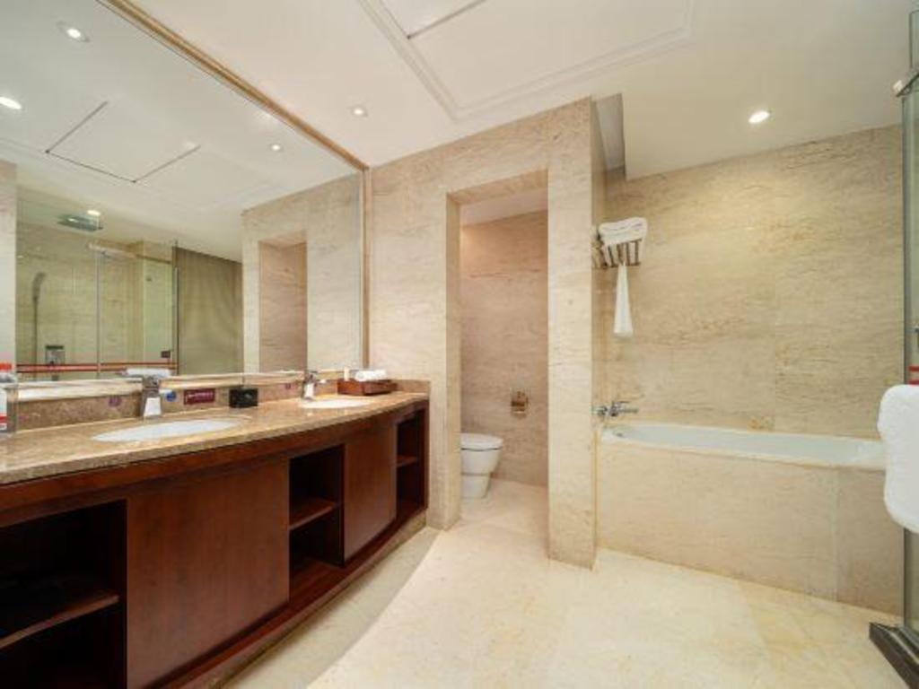 Hong Shan International Hotel 43/48