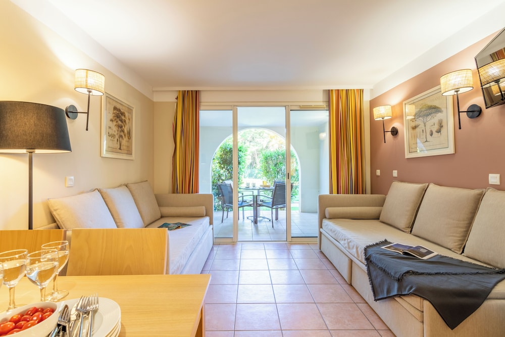 RESIDENCE PIERRE AND VACANCES LE HAMEAU DE LA PINÈDE 44/74