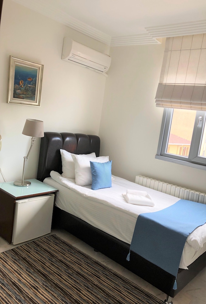 My Kent Hotel 54/67
