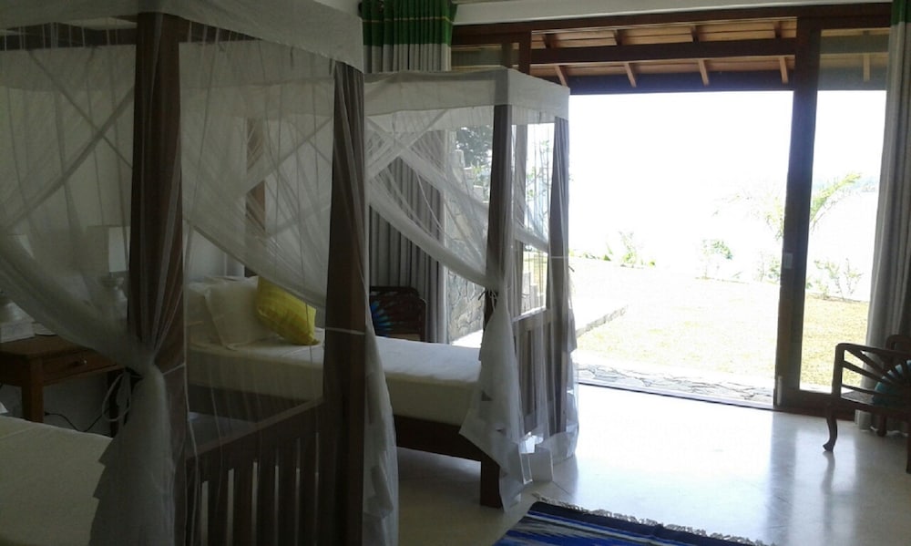 Sea Heart House On Koggala Lake 19/50