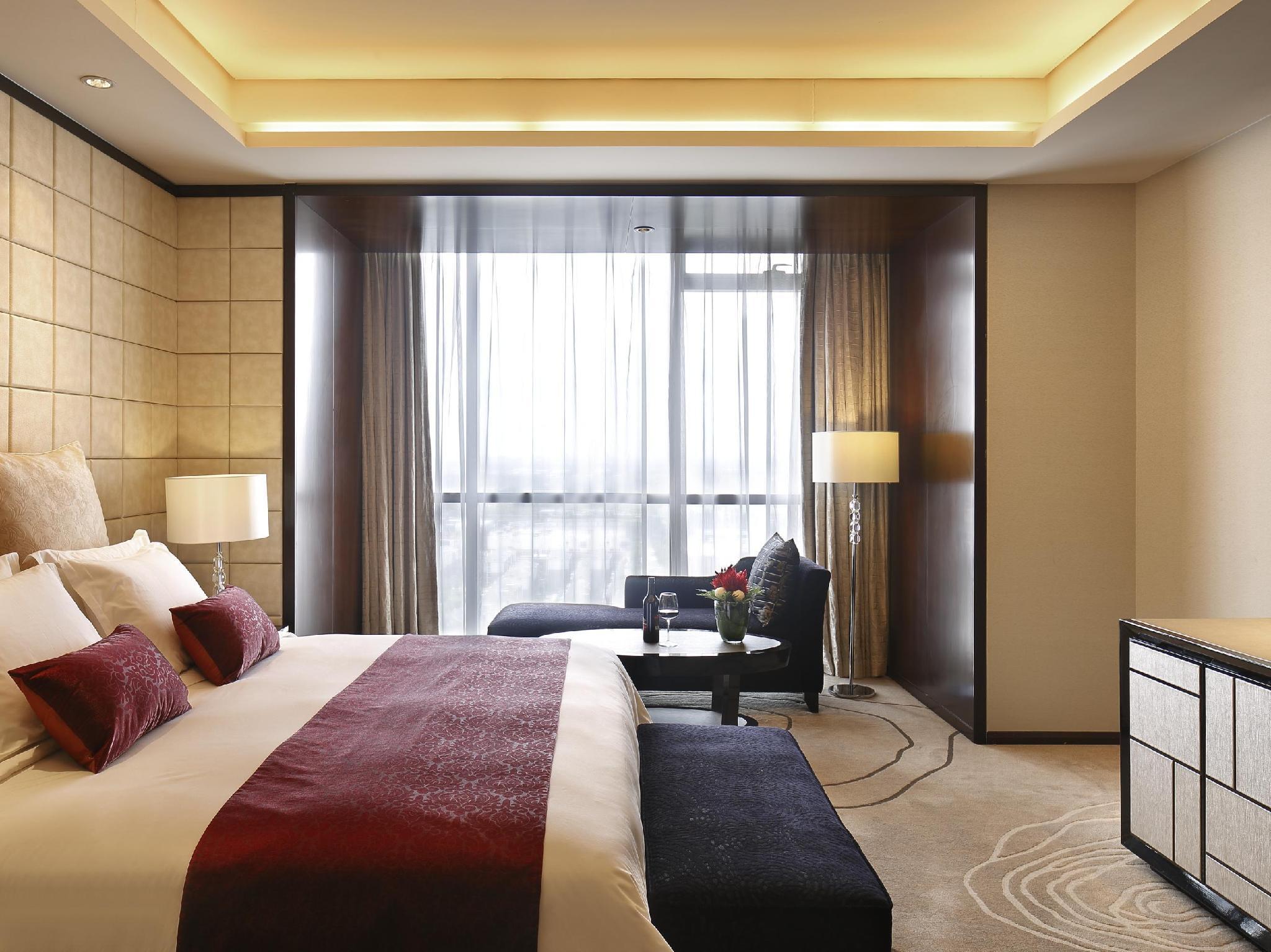 BUSINESS ROOM-KING SIZE BED
