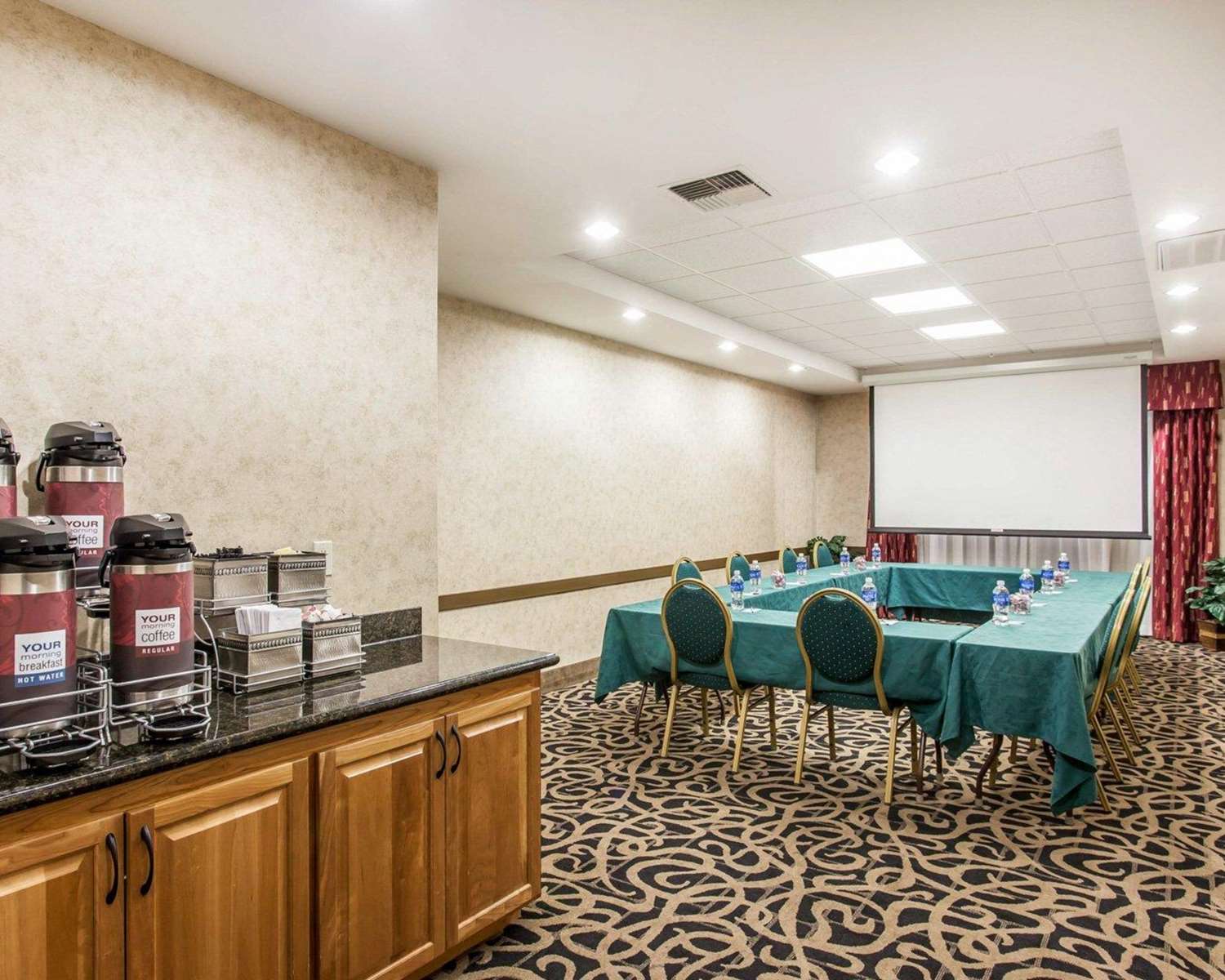 Comfort Suites Wenatchee Leavenworth 18/22