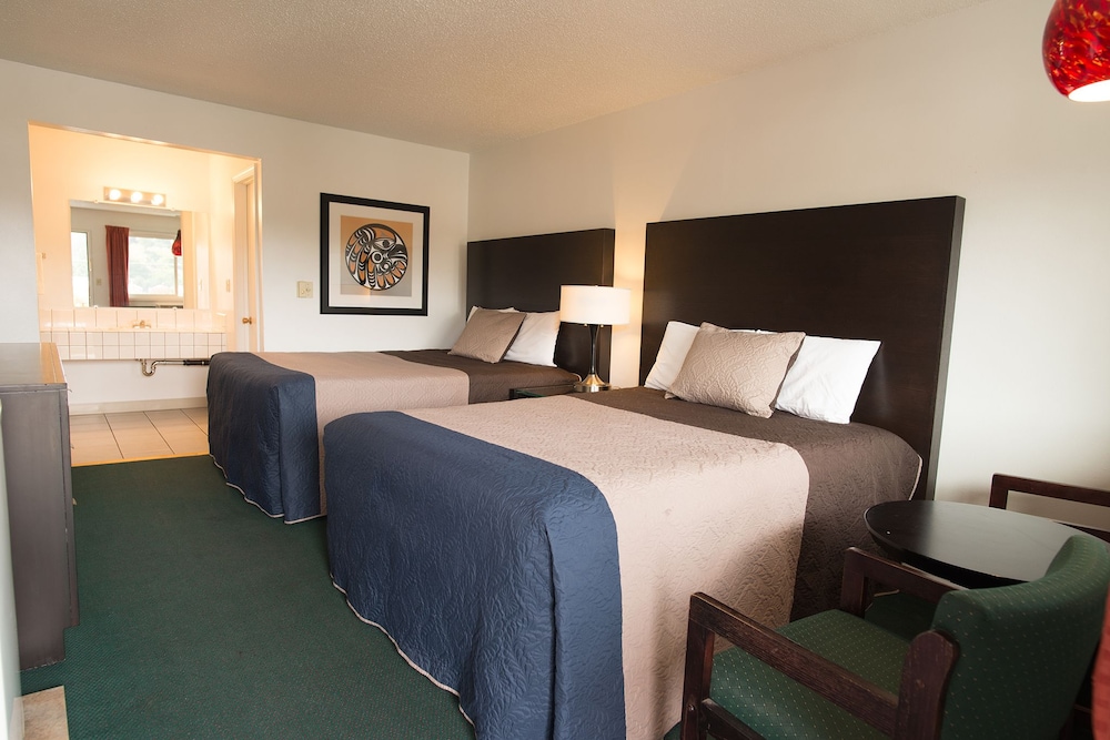 Cougar Land Motel 15/64