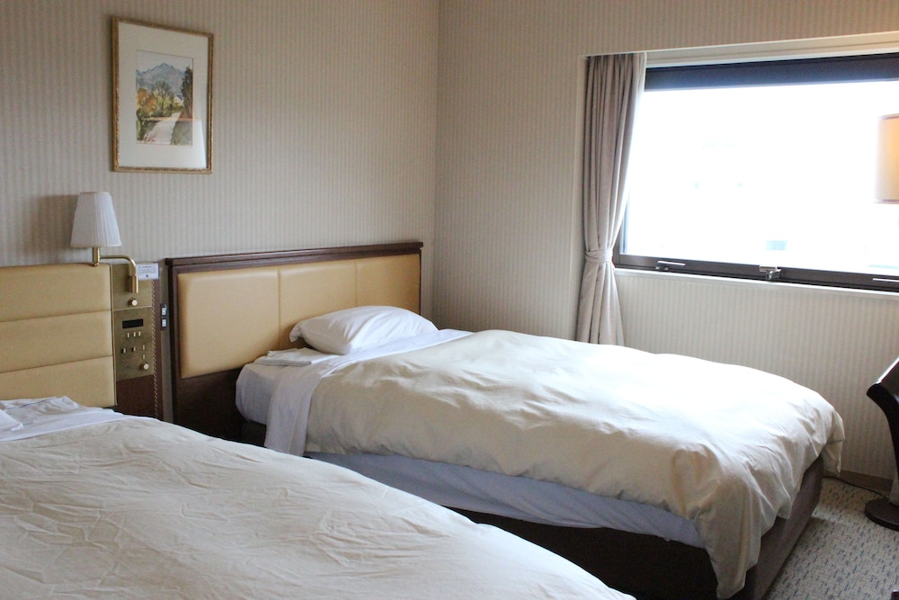 ROOM, TWIN BEDS, SMOKING