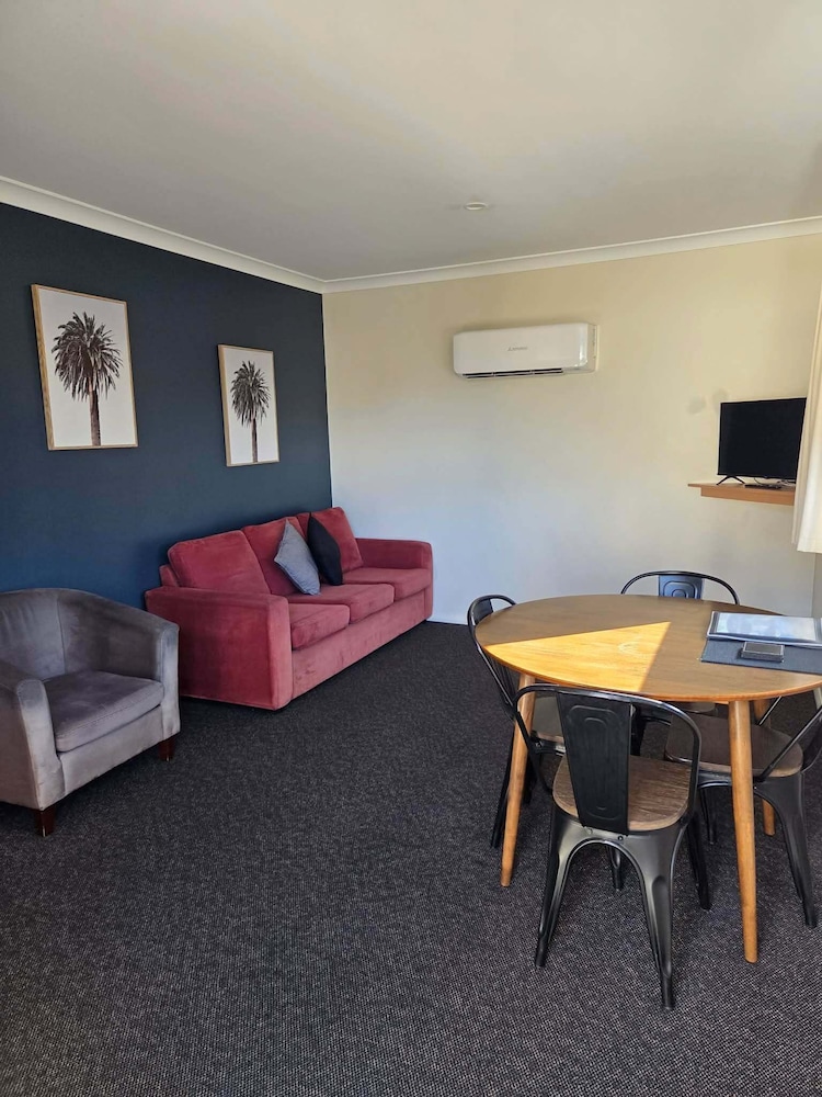 BIG4 Hobart Airport Tourist Park Hotel 34/48