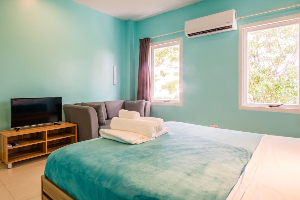 Bed & Bike Curacao Hostel 30/50
