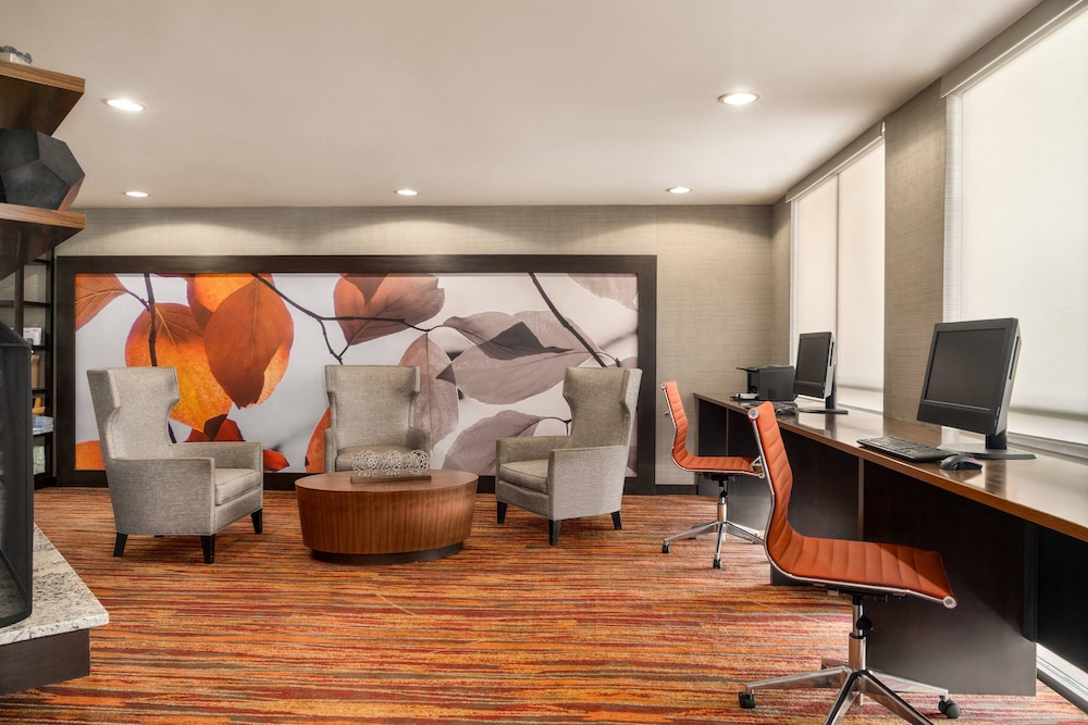 Courtyard by Marriott Philadelphia Montgomeryville 25/37